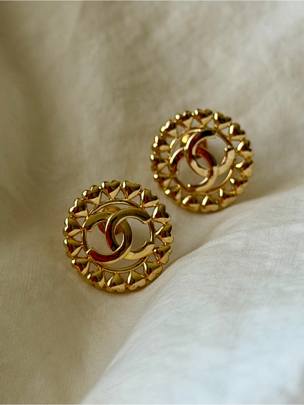 Chanel Hearts Interlocking Circle Earrings - Picture 9 of 13